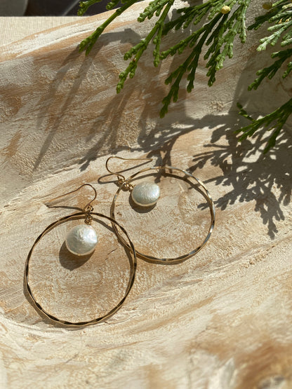 Hammered Circle Earrings with Coin Pearl | Dangle Earrings | Gold Filled