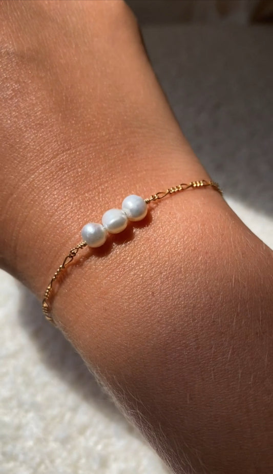 Freshwater Pearl Trio Bracelet | Dainty Gold Filled Figuero Chain Bracelet