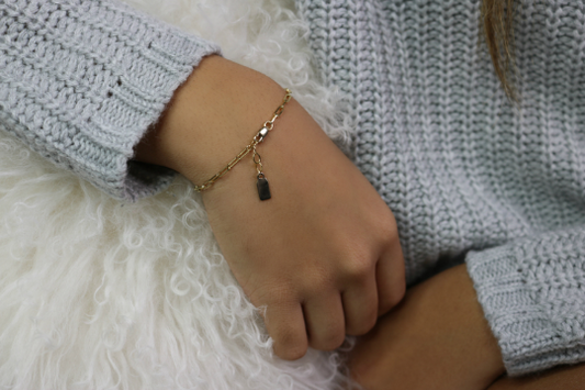 Rectangle Link Layering Bracelet | Paperclip Chain Bracelet with Tag