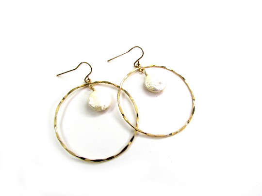 Hammered Circle Earrings with Coin Pearl | Dangle Earrings | Gold Filled